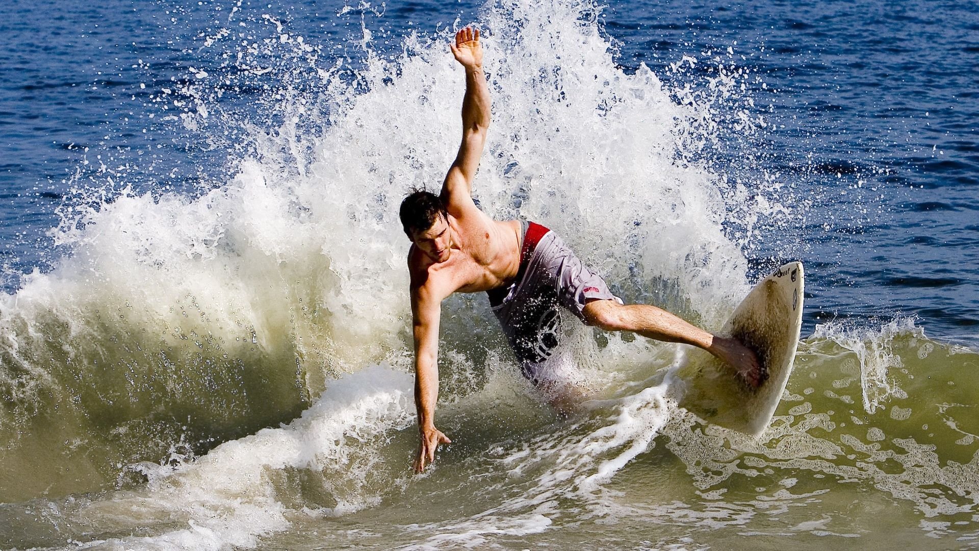 摩洛哥队在巴黎奥运会男足比赛中以2-1战胜阿根廷，摩洛哥足球纯粹